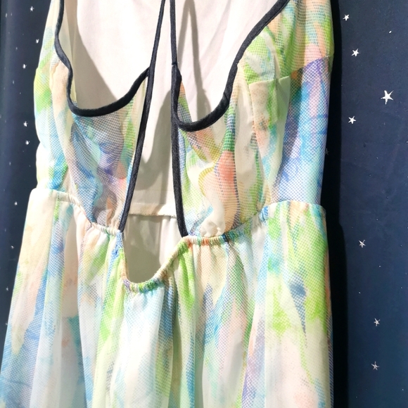 Tennis style dress - Picture 3 of 3